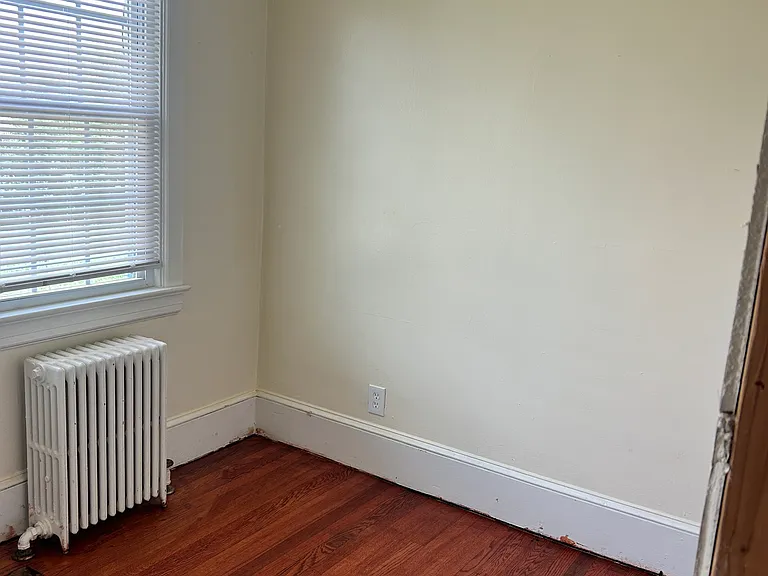 112 Gibson St — Photo 7