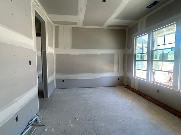 4th image of 1107 Perrin Ln