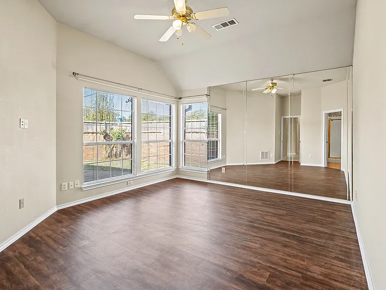 2127 Ballycastle Dr — Photo 11