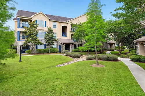 Brewster Commons Photo 1