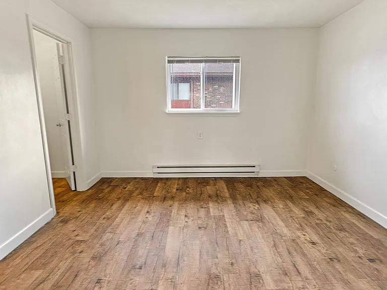 Green Door Apartments — Photo 34