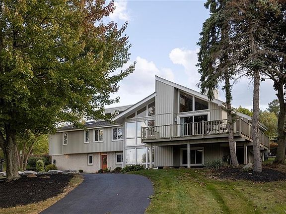 2nd image of 61 Fox Chapel Dr