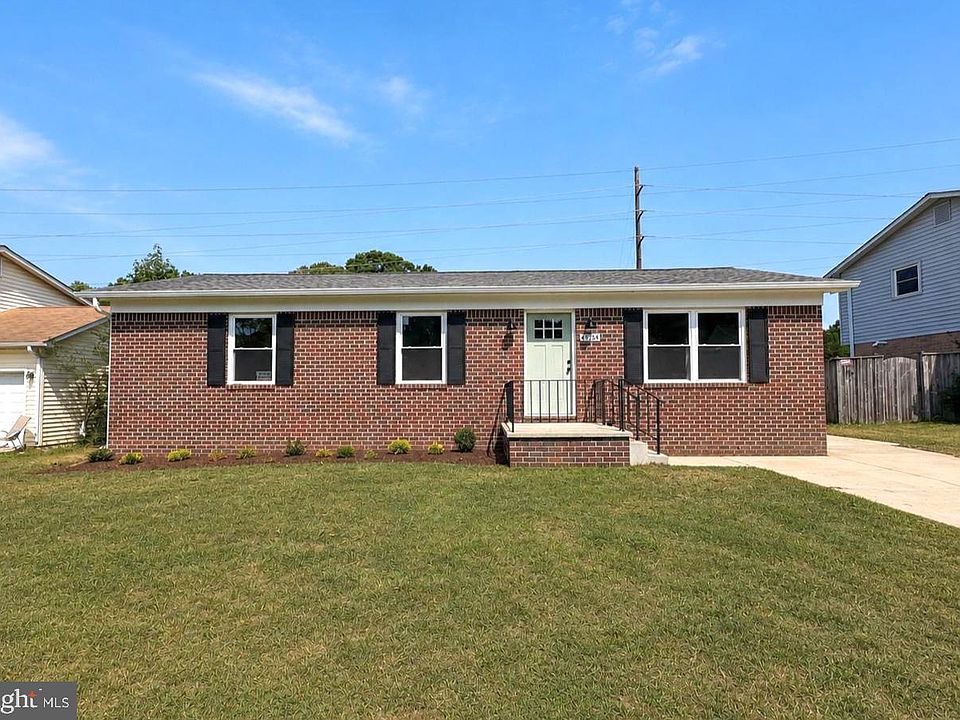1st image of 45754 Oliver Ct
