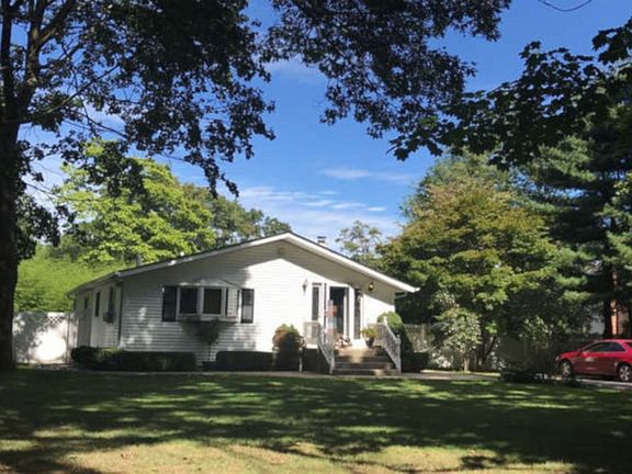 3rd image of 87 Columbus Ave