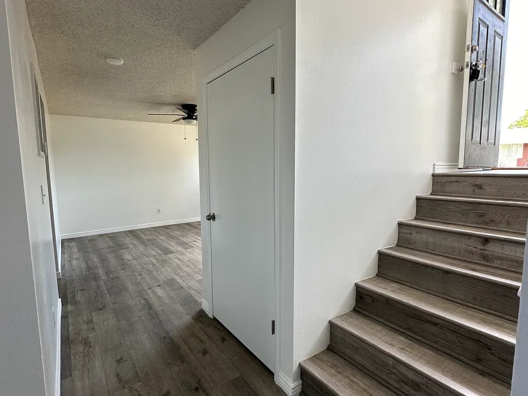 381 E 200 N #381 — Photo 5