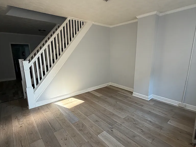 318 Jefferson St — Photo 2