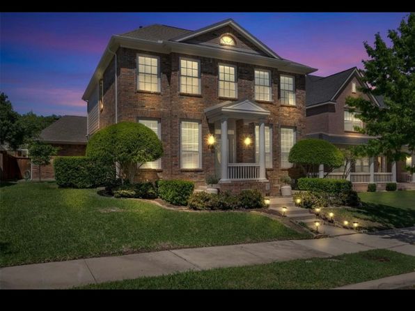 1747 Ivy Ln