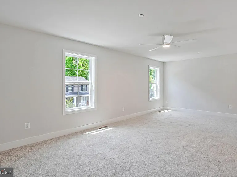 1316 Juniper St — Photo 18