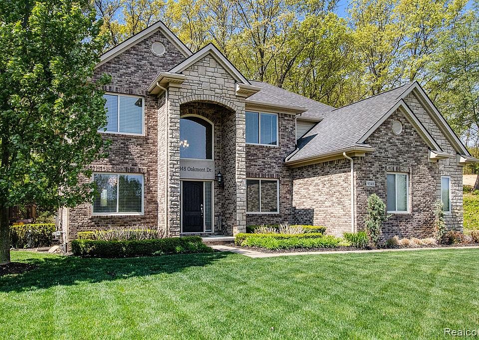 1st image of 9348 Oakmont Dr