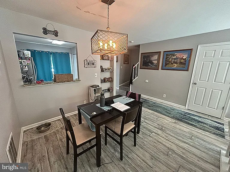 715 Acorn Ct — Photo 21