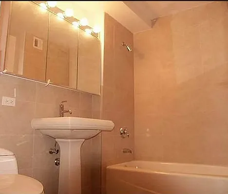 Rented by Living New York | media 42