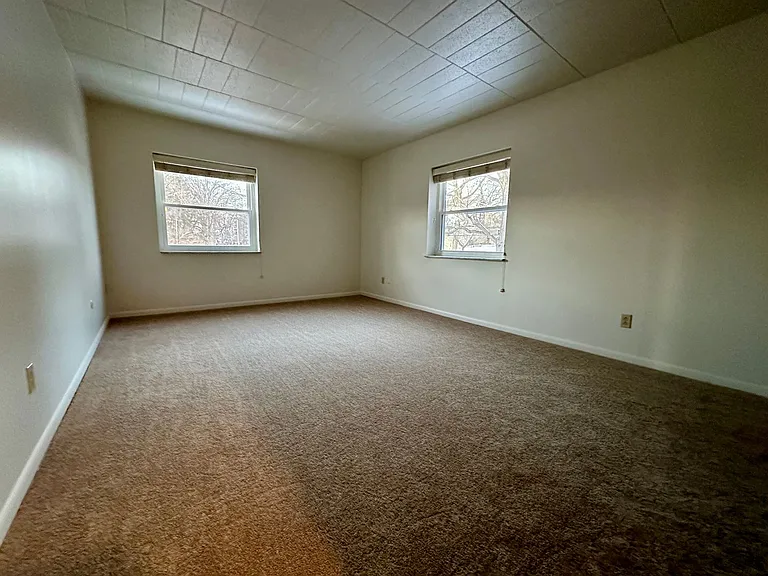 360 Maryland Ave — Photo 89