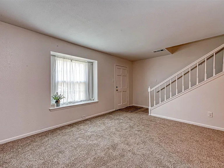 1911 Sherwood Forest St #9 — Photo 15
