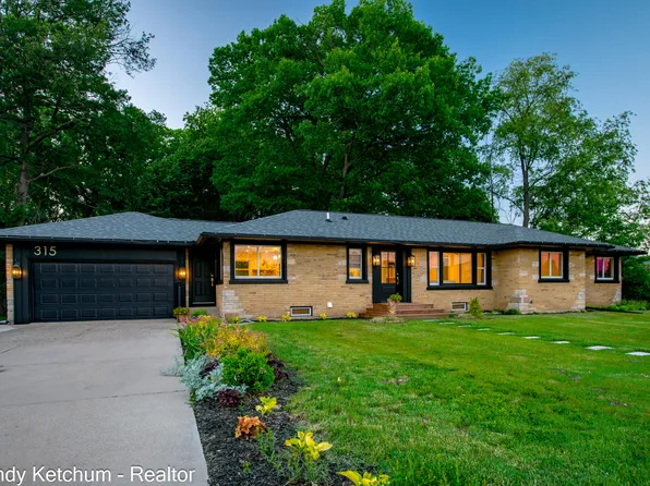 315 W 40th St, Holland, MI 49423