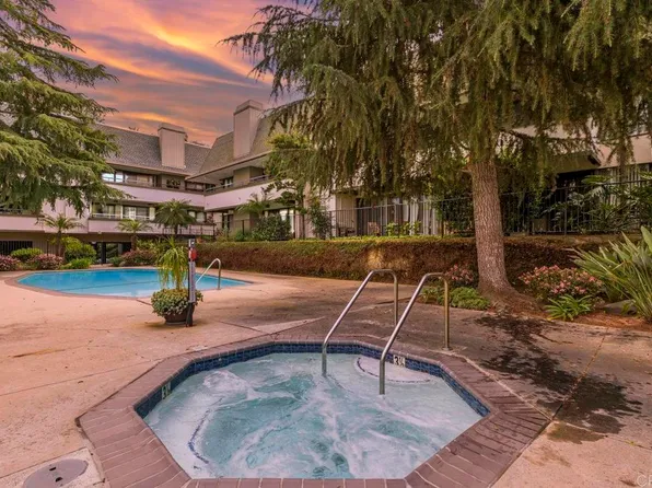 2533 Navarra Dr Unit B1, Carlsbad, CA 92009