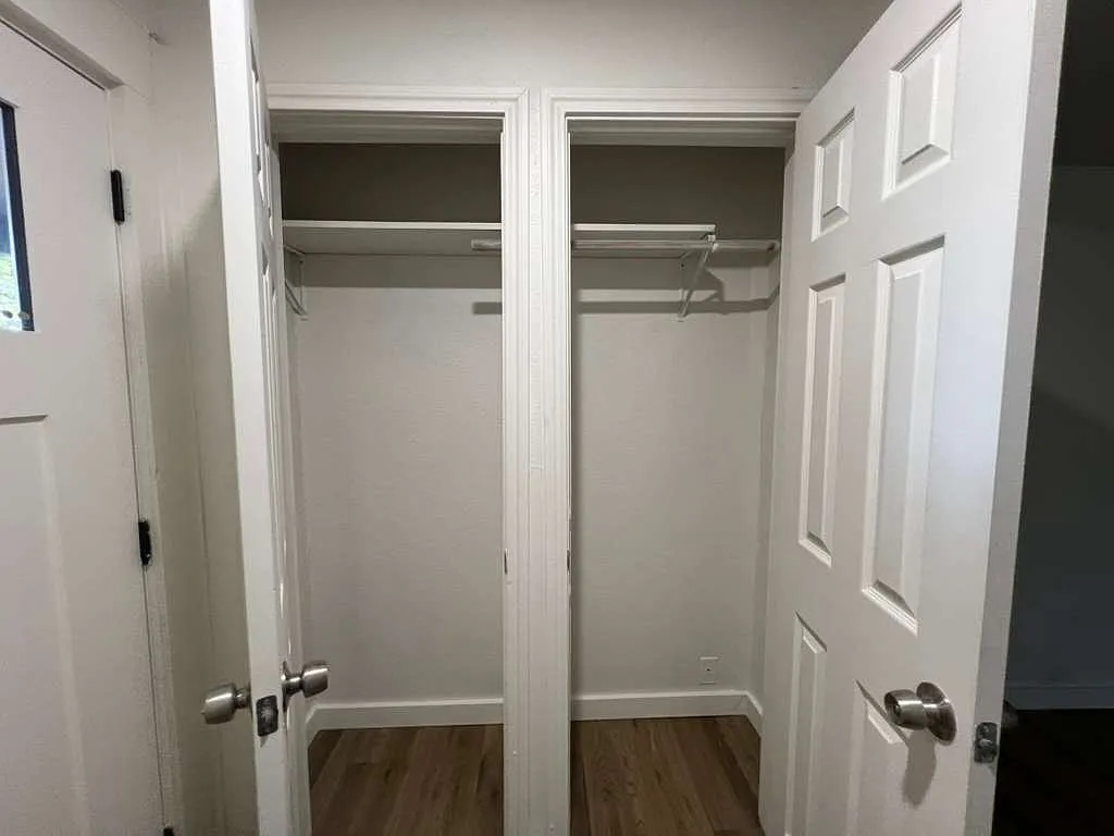 4 bed, 2436 sqft, $1,700 — Photo 3