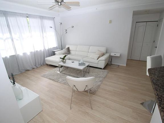 2nd image of 275 Murcia Dr APT 312