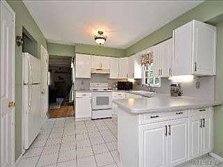 2nd image of 2 Russell Ct