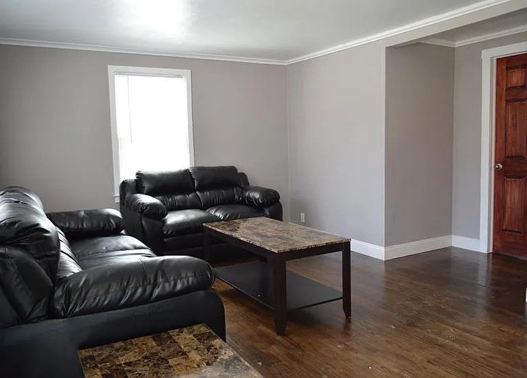 244 Harriette Ave — Photo 3