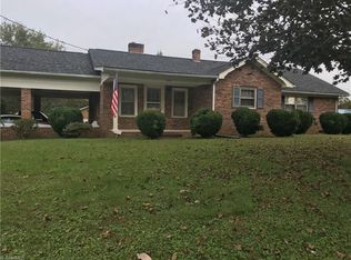 2652 Wards Gap Rd, Mount Airy, NC 27030