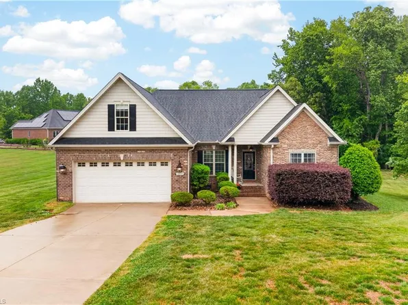 3074 Beeson Ct, Sophia, NC 27350
