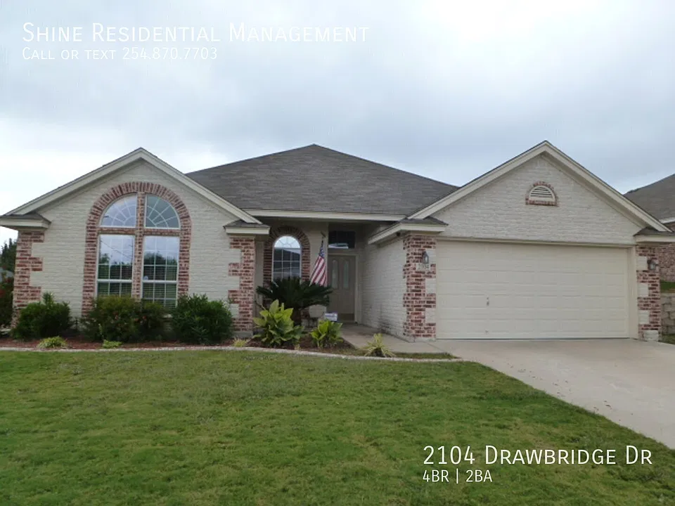 2104 Drawbridge Dr