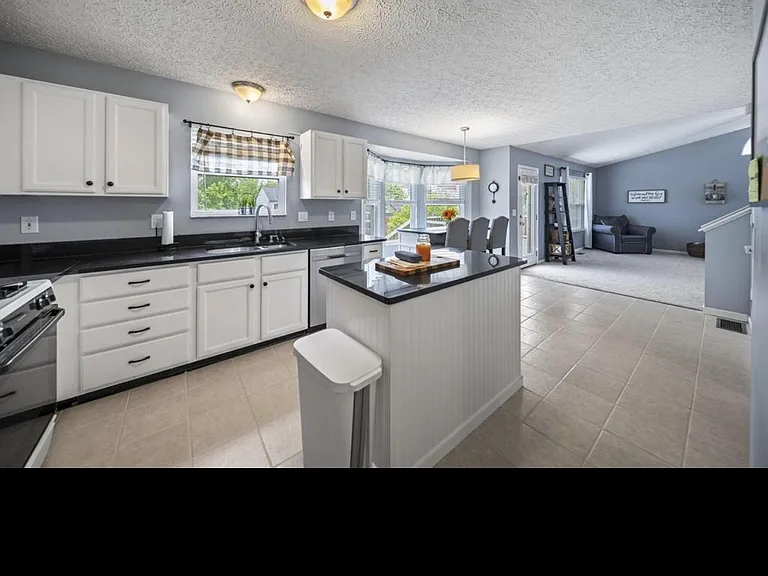 9053 Longstone Dr — Photo 17