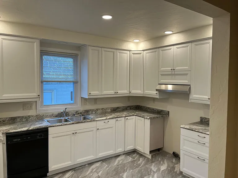 502 N Union St — Photo 1
