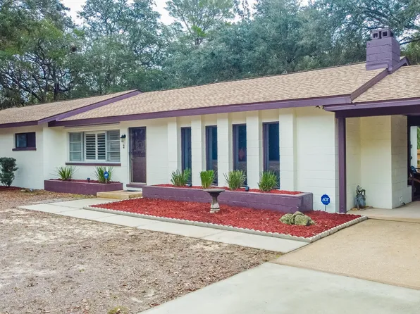 2 Warwick Dr, Shalimar, FL 32579