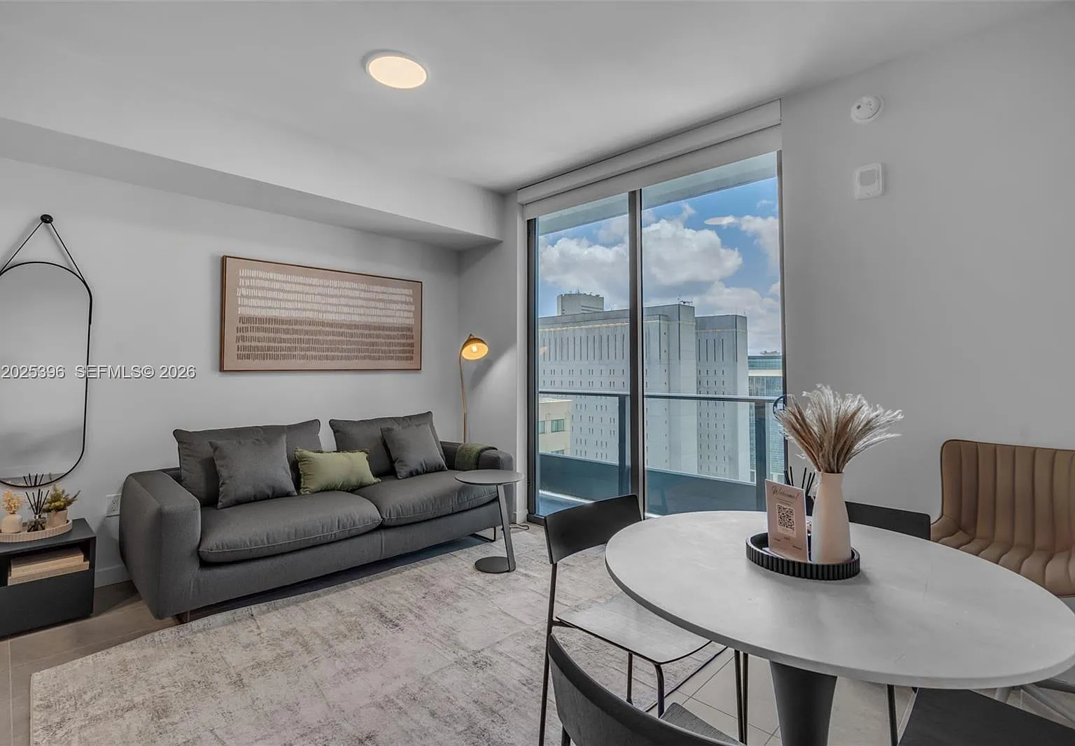 Studio, 1.0 bath, 401 sqft, $3,000 — Photo 1