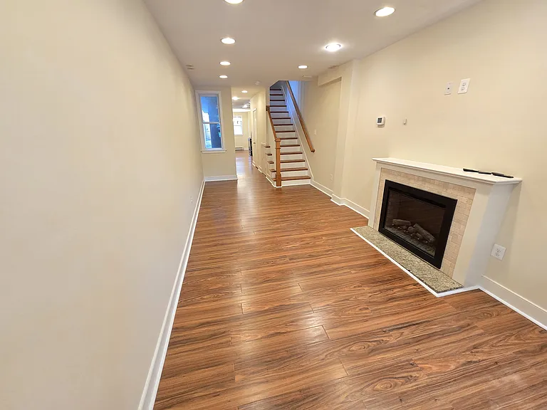 608 S Washington St — Photo 4