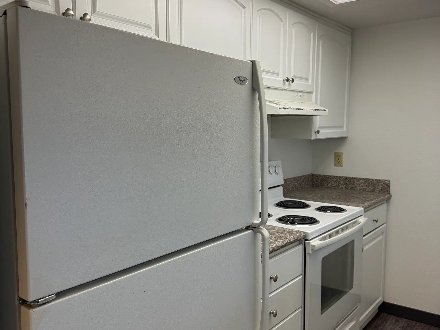 2 bed, 850 sqft, $1,895 — Photo 1