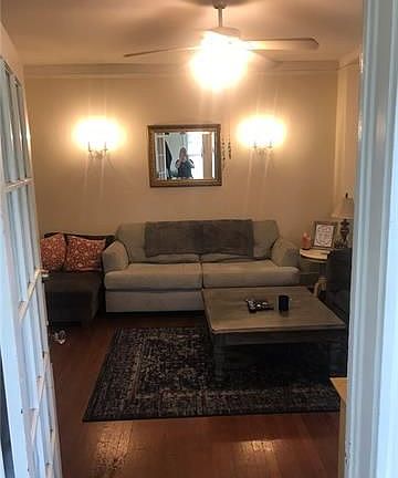 2nd image of 2021 Broadway St