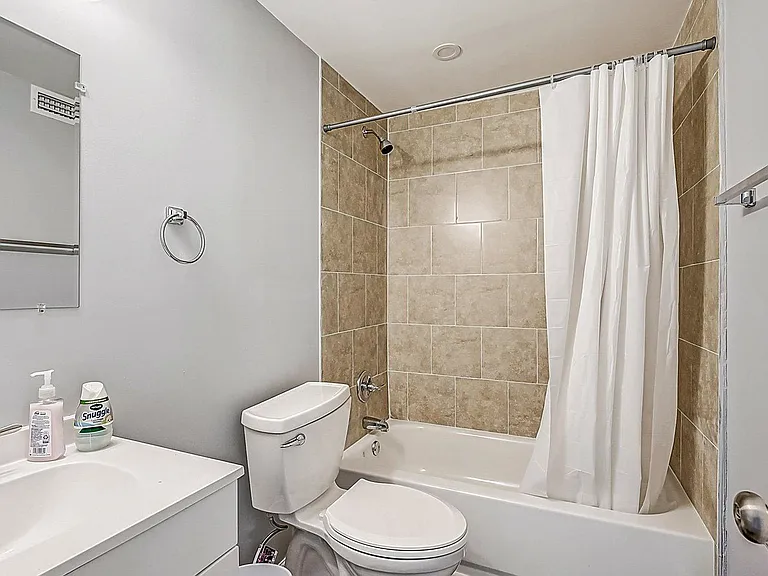 Renne Dr — Photo 5