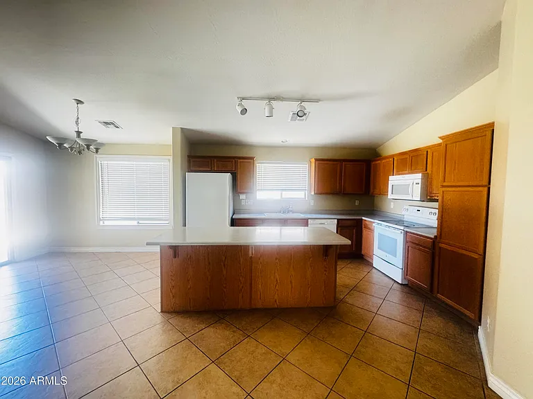2927 E Mead Dr — Photo 5