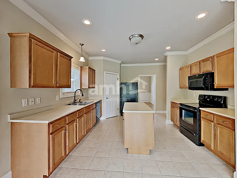 1536 Jeter Way — Photo 3