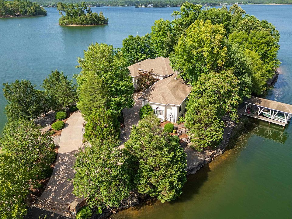1st image of 10 Guindola Ln
