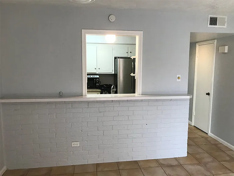 1611 Mapleton Dr — Photo 12