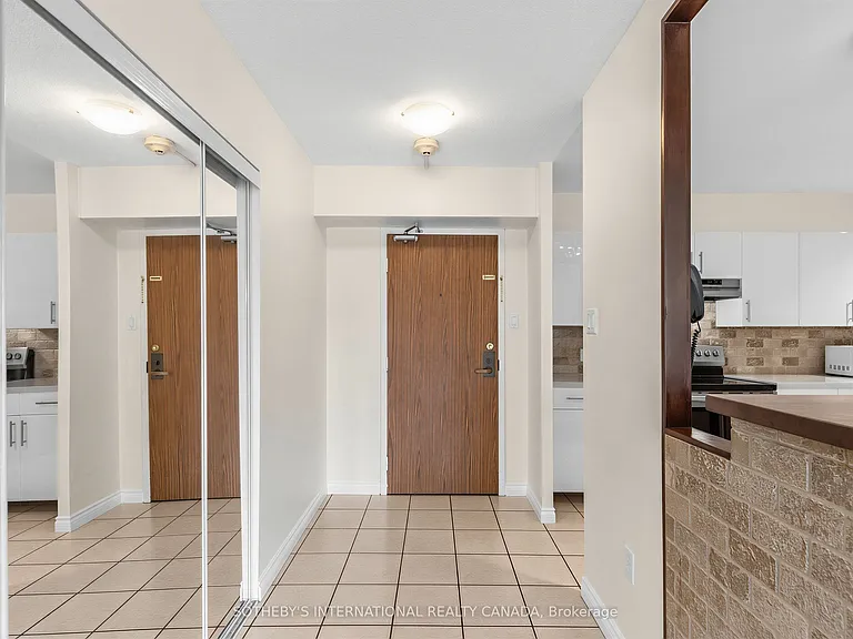 45 Carlton St #403 — Photo 2