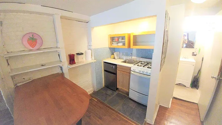 Rented by Downtown Mgt & Realty LLC | media 15