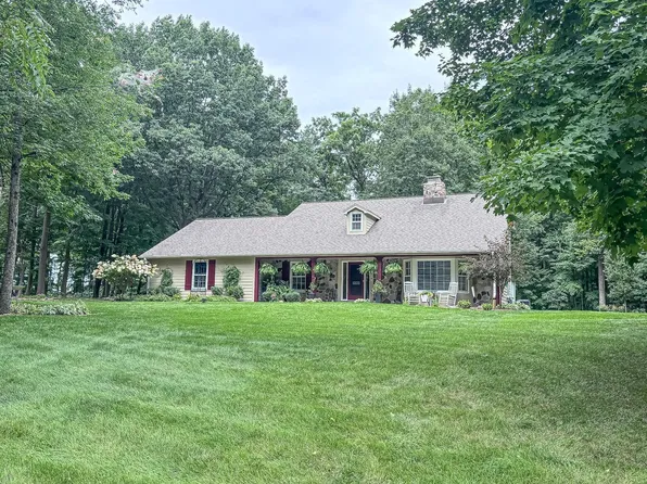 28812 Grove LANE, Waterford, WI 53185