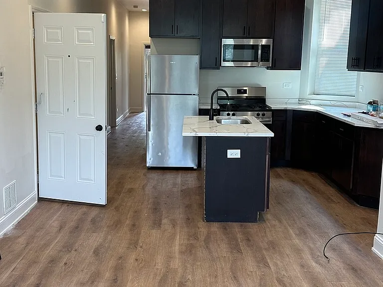 6613 S Vernon Ave #2 — Photo 2