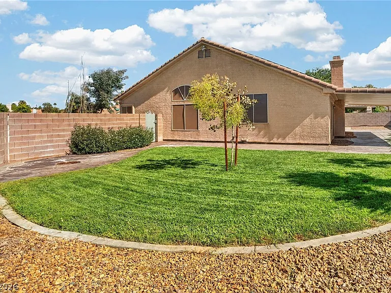 4552 Gonzales Dr — Photo 7