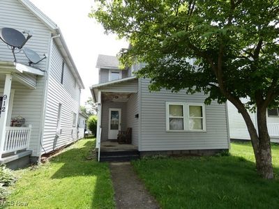 914 S Lawn Ave, Coshocton, OH, 43812
