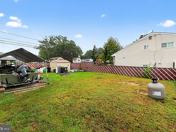3rd image of 193 Dubois Ave