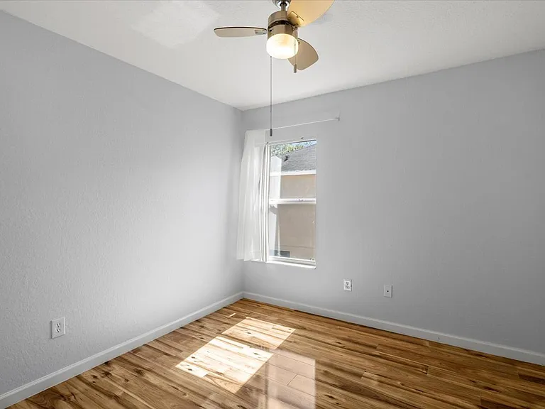 5073 SW 40th Pl — Photo 23