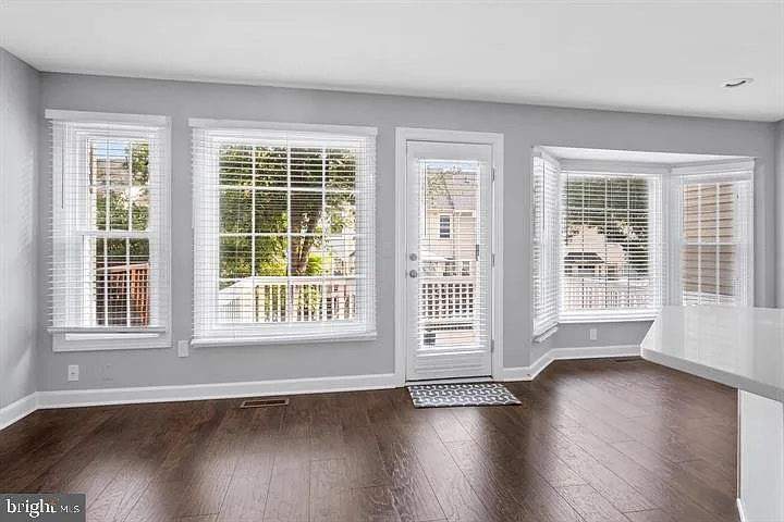 7439 Heatherfield Ln — Photo 5