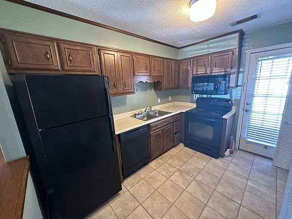 2nd image of 140 Lanier Dr #148