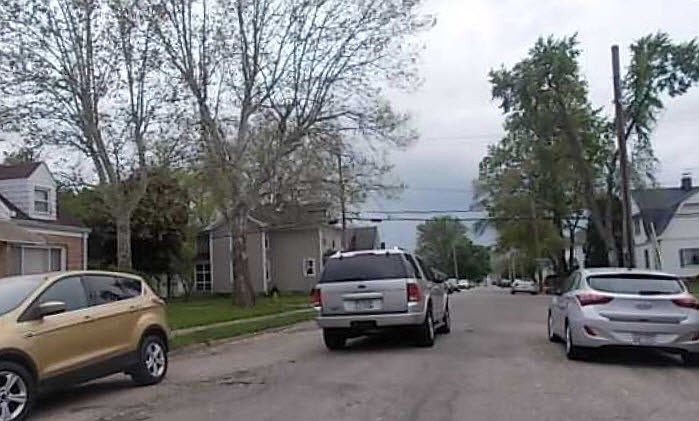 2nd image of 715 Hayes Ave