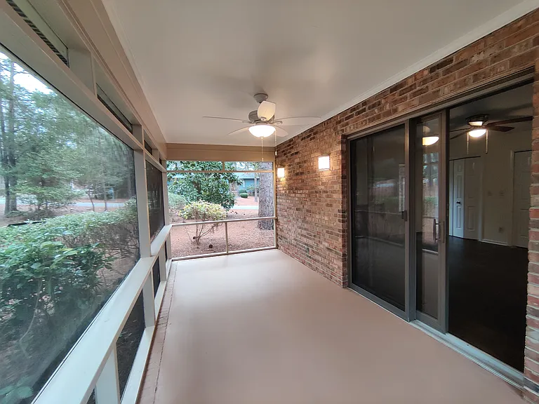 45 SW Lake Forest Dr — Photo 6